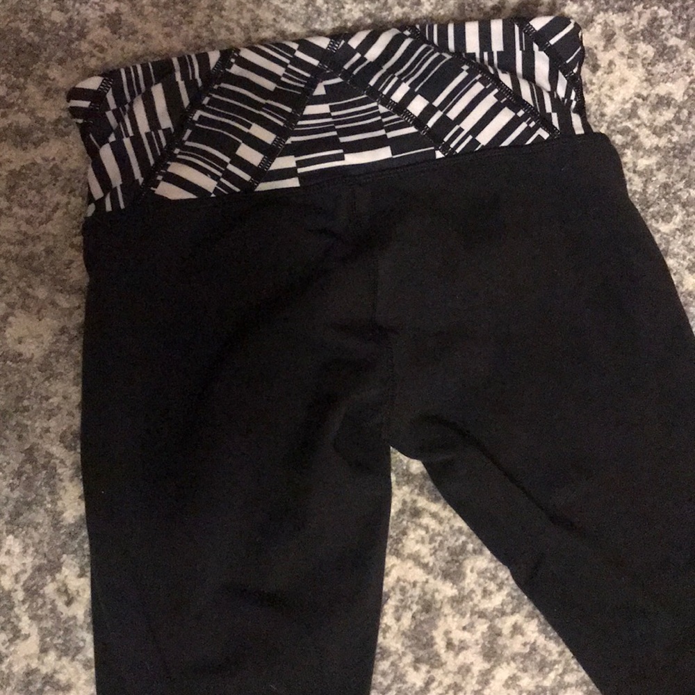 Lululemon leggings size 4 EUC!